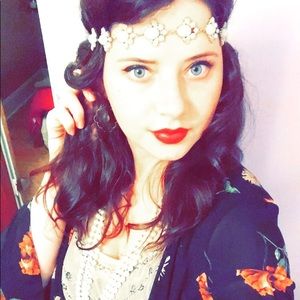 Meet your Posher, Ona